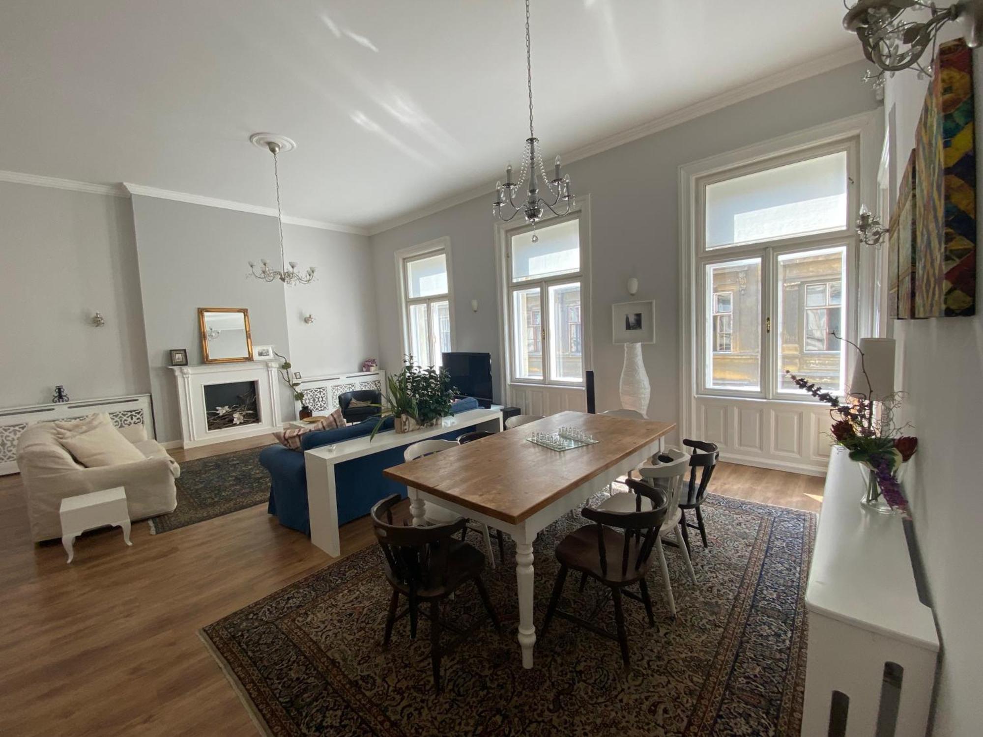 Urban Haven - 3 Beds, 3 Baths, Free Parking, Near Central Market Будапешт Екстер'єр фото