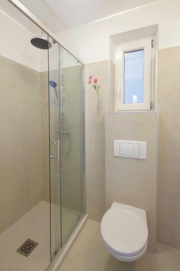 Urban Haven - 3 Beds, 3 Baths, Free Parking, Near Central Market Будапешт Екстер'єр фото